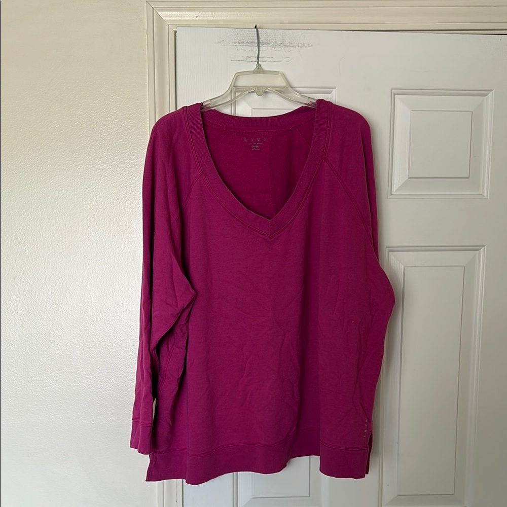 LIVI Women's V-Neck Sweater - Magenta